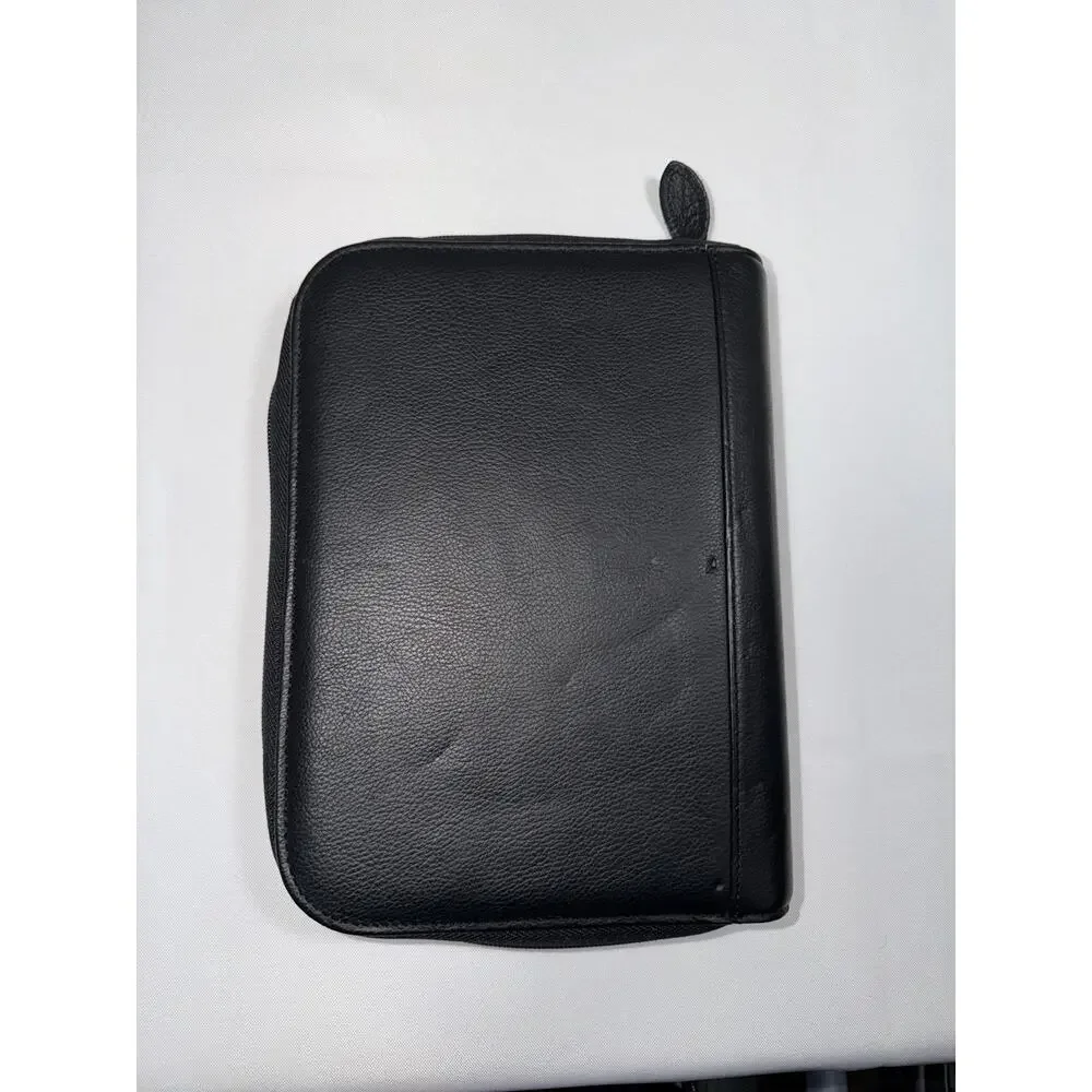 Daytimer Organizer Planner 7 Ring Genuine Leather Zipper Closure 7.25 x 9.75”